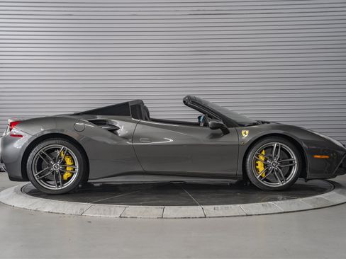 Used 2019 Ferrari 488 Spider RWD image 6