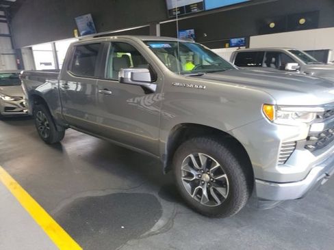 Used 2023 Chevrolet Silverado 1500 LT AWD/4WD image 5