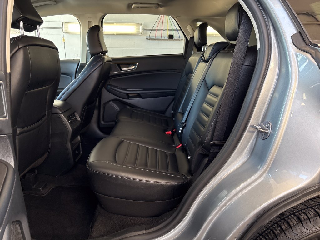 Used 2024 Ford Edge SEL AWD/4WD image 29