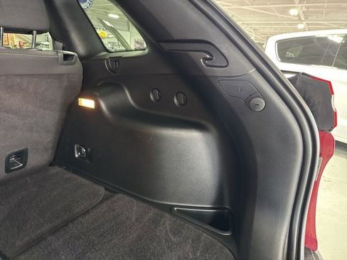 Used 2017 Jeep Cherokee Latitude w/ Comfort/Convenience Group image 32