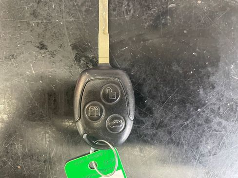 Used 2013 Ford Fiesta SE w/ Interior Protection Pkg image 11