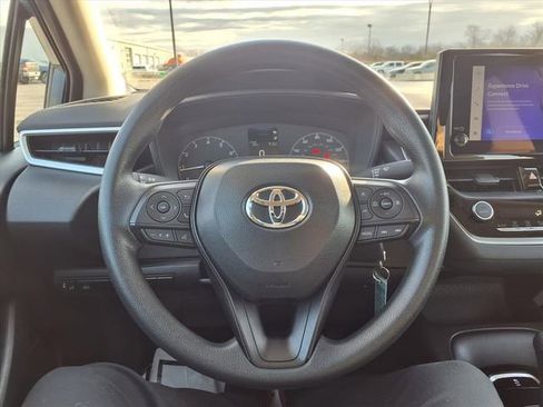 Used 2025 Toyota Corolla LE image 64