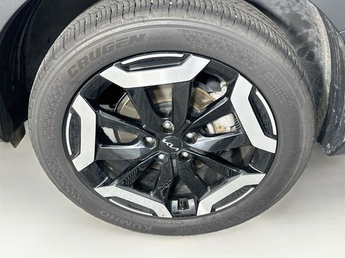 Used 2025 Kia Telluride S FWD image 11