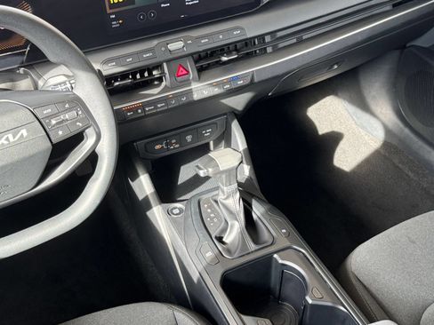 Used 2025 Kia K4 FWD image 41