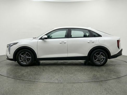 Used 2025 Kia K4 LXS image 11