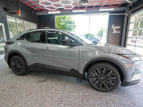 New 2026 Toyota C-HR w/ Cold Weather Package AWD/4WD image 5