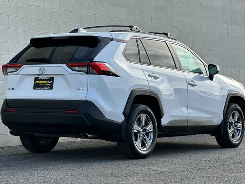 Used 2025 Toyota RAV4 XLE w/ Convenience Package FWD image 4