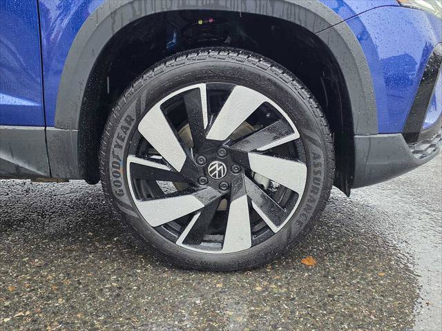 Used 2024 Volkswagen Taos SEL AWD/4WD image 9