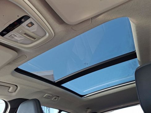 Certified 2023 Volvo XC40 B5 Plus image 14