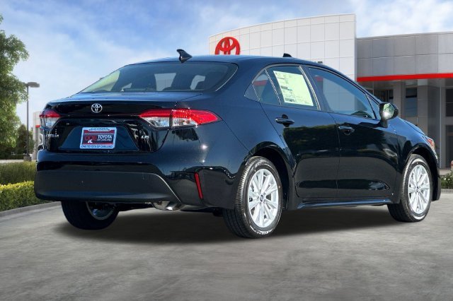 New 2027 Toyota Corolla LE w/ LE Premium Package FWD image 4