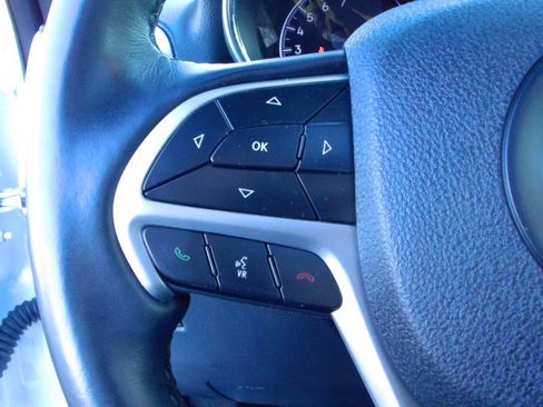 Used 2018 Jeep Grand Cherokee Limited w/ Trailer Tow Group IV image 16