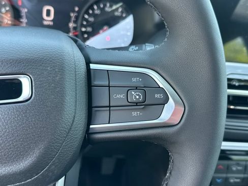New 2026 Jeep Compass Latitude AWD/4WD image 17