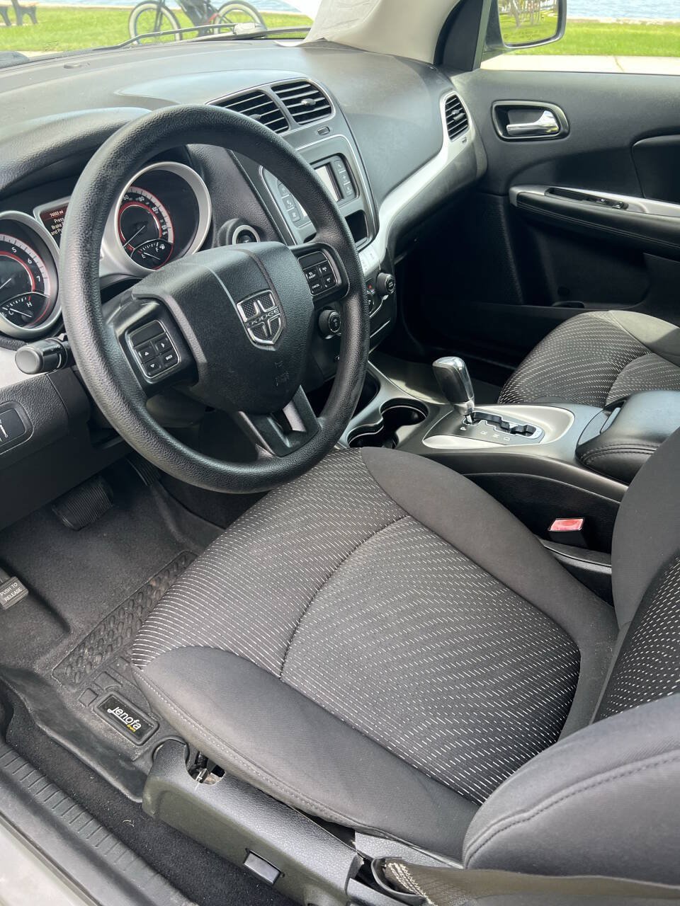 Used 2015 Dodge Journey SXT w/ Flexible Seating Group FWD image 11