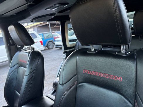 Used 2018 Jeep Wrangler Unlimited Rubicon AWD/4WD image 16