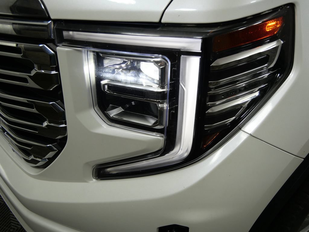Used 2022 GMC Sierra 1500 Denali AWD/4WD image 9