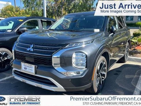 Used 2024 Mitsubishi Outlander FWD image 1