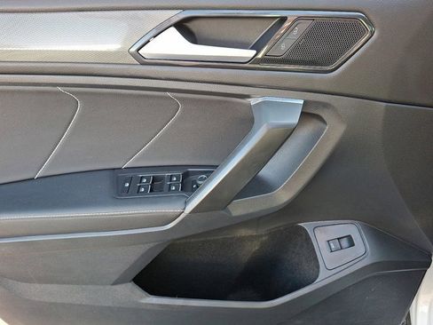 Certified 2022 Volkswagen Tiguan SE image 14