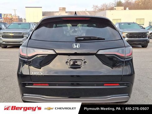 Used 2023 Honda HR-V EX-L image 6