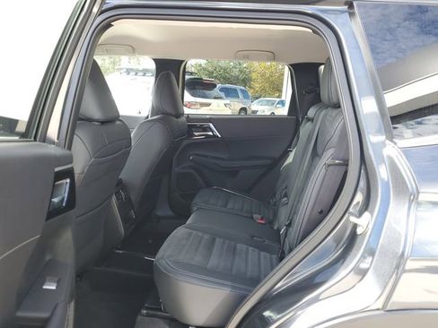 New 2025 Mitsubishi Outlander SE AWD/4WD image 13