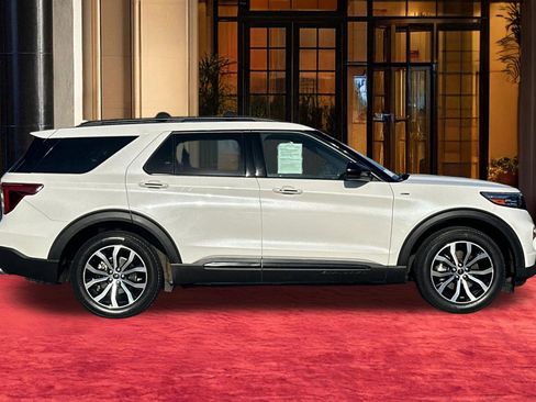 Used 2022 Ford Explorer ST-Line w/ Class IV Trailer Tow Package AWD/4WD image 6