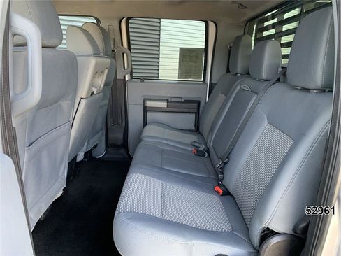 Used 2016 Ford F550 2WD Crew Cab Super Duty w/ XLT Interior Package image 19