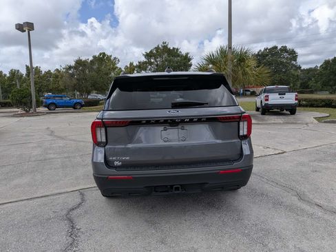 Used 2025 Ford Explorer Active RWD image 4