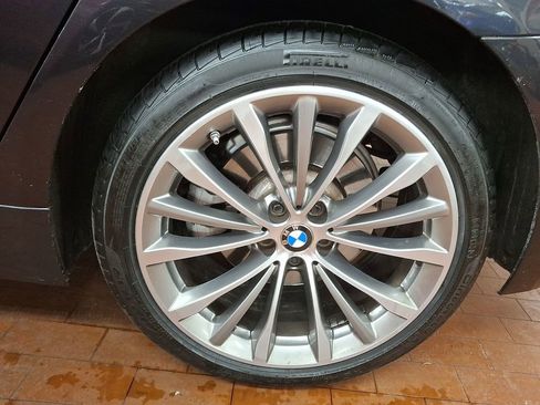 Certified 2022 BMW 530i xDrive w/ Convenience Package image 6