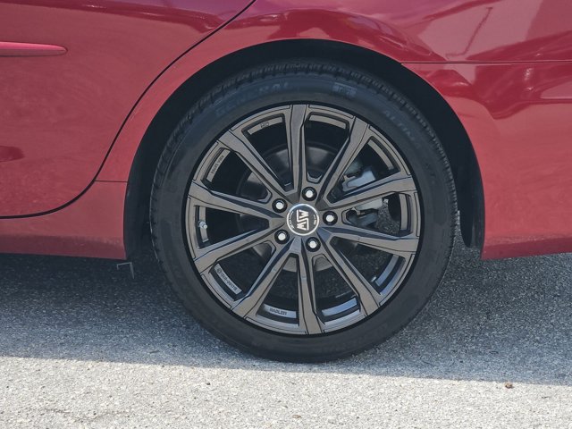 Used 2015 Toyota Camry XSE FWD image 24