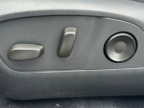 Used 2025 Chevrolet Equinox EV RS w/ LPO, All-Weather Mat Package image 22