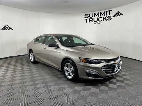 Used 2024 Chevrolet Malibu LS image 1