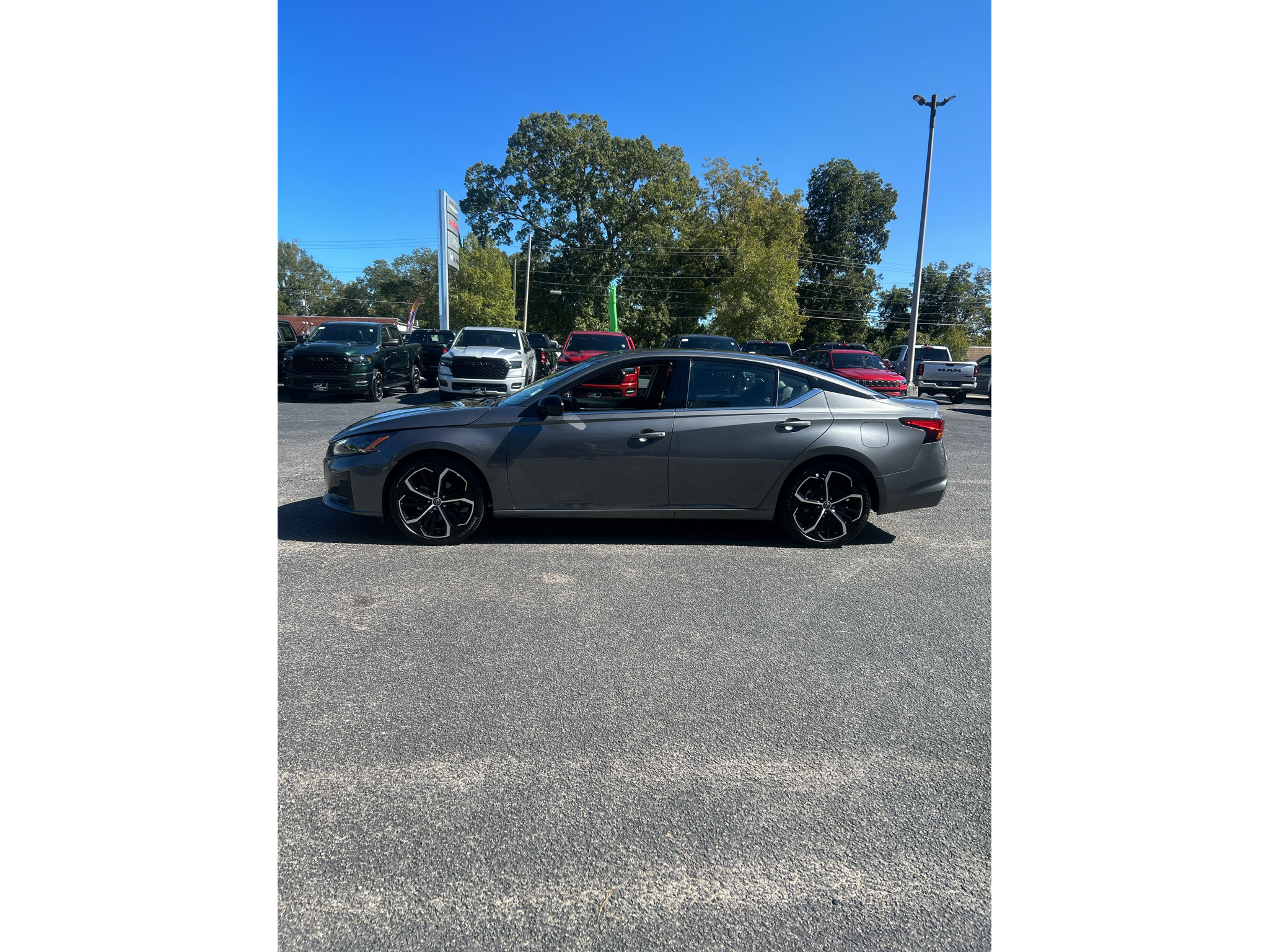 Used 2026 Nissan Altima 2.5 SR FWD image 4