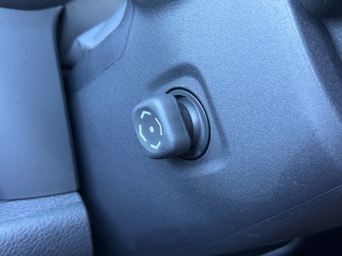 Used 2024 Toyota Sienna XSE w/ XSE Premium Package image 19