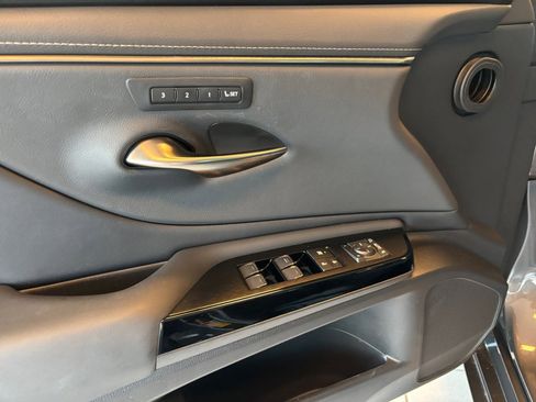 Used 2023 Lexus ES 350 w/ Premium Package image 36