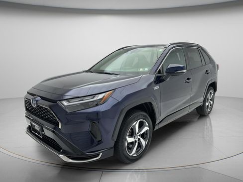 Used 2024 Toyota RAV4 SE w/ Weather & Moonroof Package AWD/4WD image 6