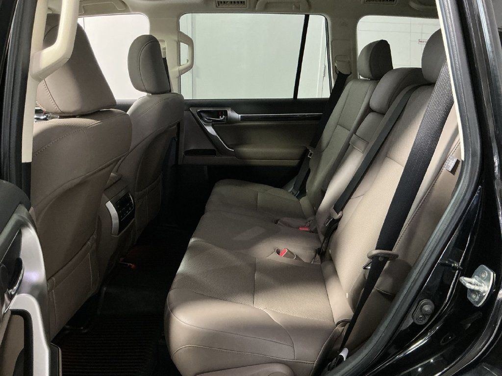 Used 2023 Lexus GX 460 Premium w/ Premium Package AWD/4WD image 25