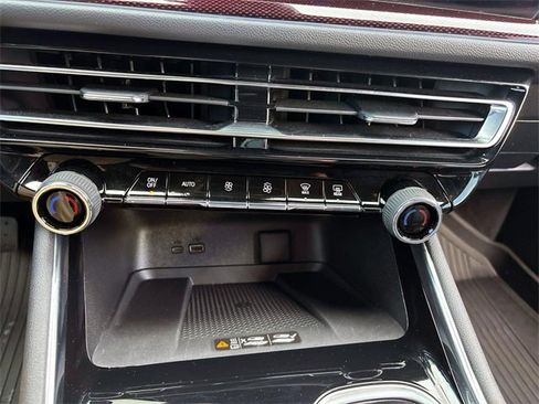 Used 2025 Chevrolet Traverse RS w/ LPO, Floor Liner Package image 31