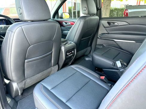 Used 2025 Chevrolet Traverse Z71 image 24