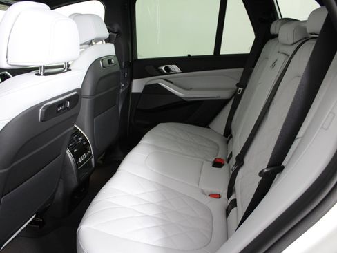 New 2026 BMW X5 xDrive40i w/ Climate Comfort Package image 22