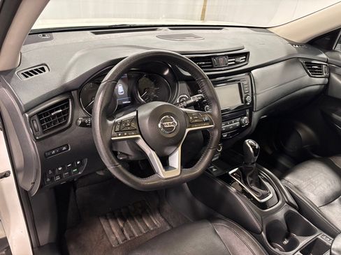 Used 2019 Nissan Rogue SL w/ Premium Package image 9