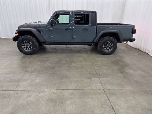 New 2025 Jeep Gladiator Mojave w/ Convenience Group image 31