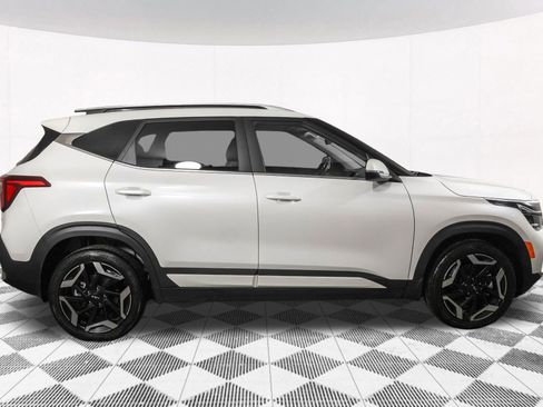 Used 2025 Kia Seltos SX w/ SX Sunroof Package image 17