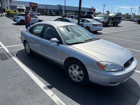 Used 2007 Ford Taurus SEL FWD image 1