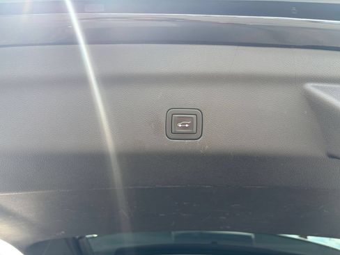 Used 2023 Cadillac Escalade ESV Sport AWD/4WD image 24