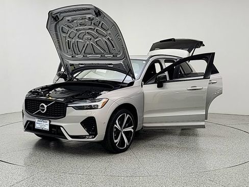 Used 2024 Volvo XC60 B5 Ultimate w/ Protection Package Premier AWD/4WD image 9
