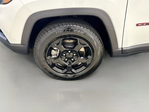 Used 2024 Jeep Compass Trailhawk image 28