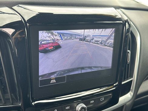 Used 2023 Chevrolet Traverse LT FWD image 18