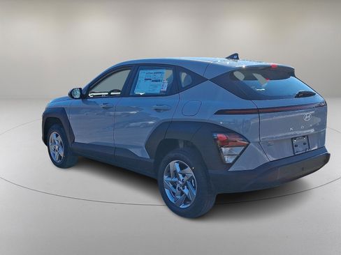 New 2026 Hyundai Kona SE image 5