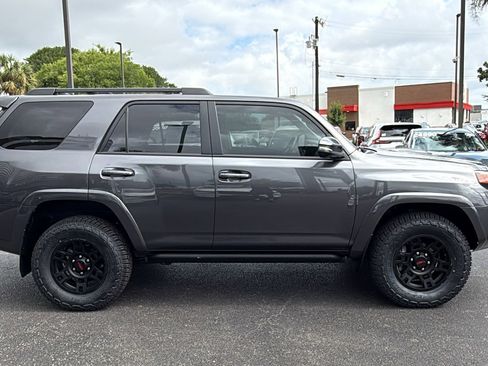 Used 2022 Toyota 4Runner TRD Off-Road Premium AWD/4WD image 9