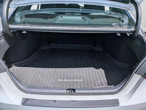 Used 2021 Toyota Camry SE w/ Audio Upgrade Package FWD image 6