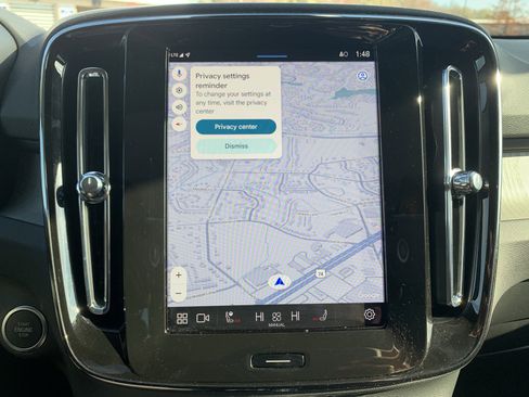 Used 2025 Volvo XC40 B5 Core image 24